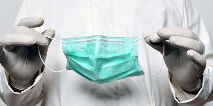 Alldaynews.gr Η αλήθεια για το «κούρεμα» στις μάσκες: Γιατί άλλαξαν οι οδηγίες στους πολίτες