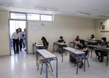 Μπήκε και έκανε τον …“καθηγητής” – Στο 7ο γυμνάσιο Αθηνών ο Κυριάκος Μητσοτάκης (pics)