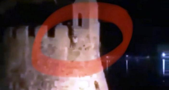 Alldaynews.gr ΑΥΤΗ είναι η στιγμή που 17χρονος πηδάει από τον Φάρο και χτυπάει στο μπετόν- Τι λέει η μητέρα του (Video)