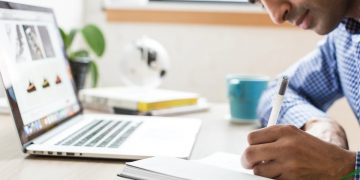 Alldaynews.gr Μάθημα με ανοιχτές κάμερες, σε ανήλικους μαθητές, δεν έχει διανοηθεί να κάνει κανένας υπουργός Παιδείας