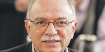 Ο Παπαδημούλης παραδέχτηκε ότι νοικιάζει σπίτια σε μετανάστες