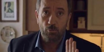 Alldaynews.gr Τραγωδία: ΔΕΙΤΕ Πώς θα βγει το «Στην υγειά μας»- Με αντισηπτικά και αποστάσεις (pic)