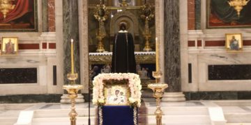 Έγινε και αυτό: Παπάς απεργεί από τη Θεία Λειτουργία