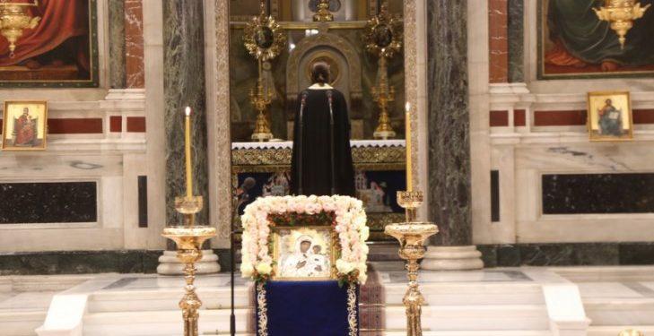 Έγινε και αυτό: Παπάς απεργεί από τη Θεία Λειτουργία