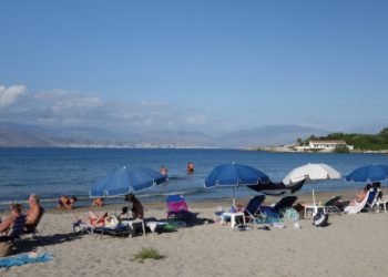 Πρύτανης ΕΚΠΑ Δημόπουλος: Θάλασσες και πισίνες είναι ασφαλείς