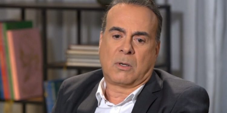 Alldaynews.gr Δεν κατανοώ γιατί απαγορεύουν στον σύντροφό μου να γίνει ο δεύτερος γονιός του παιδιού μου