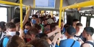 Alldaynews.gr Στα αστικά λεωφορεία του ΟΑΣΑ δεν υπάρχει Κορωνοϊός! Ο κακός χαμός στα δρομολόγια για τις παραλίες (video)