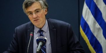 Alldaynews.gr Οργή Τσιόδρα: Σε ποιους στρέφονται τα «πυρά» του περί ανοίγματος των σχολείων