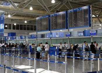 Καταγγελία: Στο Αεροδρόμιο Μακεδονία δεν υπάρχει πουθενά αντισηπτικό! Ούτε μάσκες μπορεί κάποιος να αγοράσει (pic)