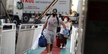 Ελεύθερη από σήμερα η πρόσβαση στα νησιά – Αναλυτικός οδηγός για τις μετακινήσεις με πλοίο