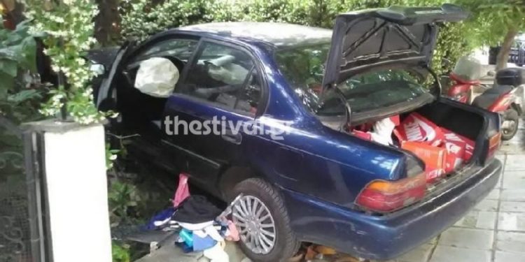 Θεσσαλονίκη: Διαρρήκτες “μπούκαραν” σε οικοδομή στην Καλαμαριά μετά από καταδίωξη (pics)