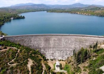Αιφνιδιαστικά η κυβέρνηση εκχωρεί με ΣΔΙΤ το 80% των αποθεμάτων νερού της χώρας