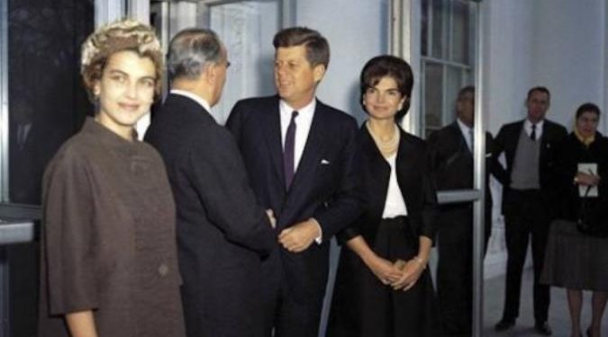 Alldaynews.gr Έφυγε από τη ζωή η Αμαλία Μεγαπάνου, πρώην σύζυγος του Κωνσταντίνου Καραμανλή (Video)