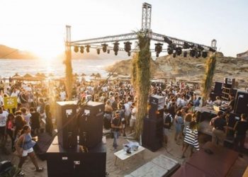 #COVID-19: Ανησυχία για έξαρση μετά τις εικόνες συνωστισμού – Η κρίσιμη ημερομηνία