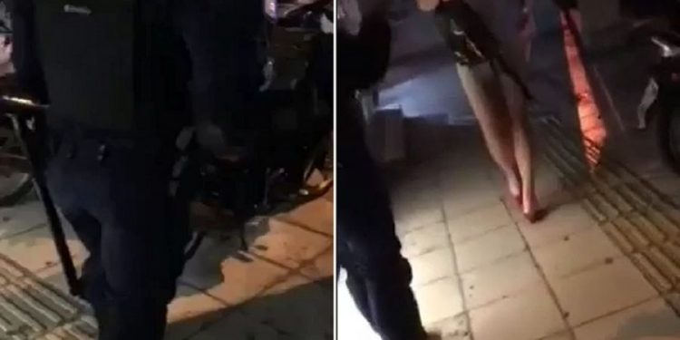 Alldaynews.gr Αθήνα: Αστυνομικοί ζήτησαν από τραβεστί να δείξει το κορμί του (video)