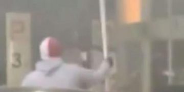 Alldaynews.gr Βίντεο από την επίθεση οπαδών του Ολυμπιακού σε σύνδεσμο του Παναθηναϊκού