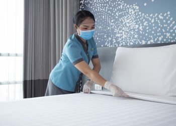 ΙΣΑ: Τι προβλέπει ο σχεδιασμός για τη διαχείριση κρουσμάτων σε ξενοδοχεία και καταλύματα