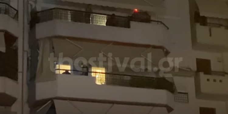 Φρικιαστικό έγκλημα στη Θεσσαλονίκη – Βρέθηκε Σφαγμένος μέσα στο σπίτι του[video]