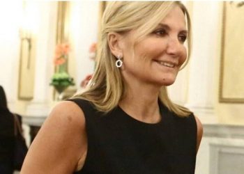 Αποχωρεί η Μαρέβα Μητσοτάκη-Πουλάει όλες τις μετοχές της