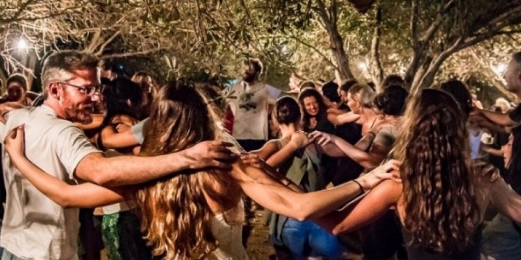 Πράσινο φως και για τα πανηγύρια , να βρουν Γαμπρό και οι Ανύπαντρες!