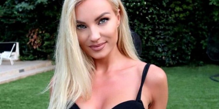 Alldaynews.gr Χώρισε η Τζούλια Νόβα μετά από 12 χρόνια σχέσης