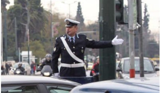 Alldaynews.gr Θρήνος: Νεκρός ο Τροχονόμος, “Σήμα κατατεθέν” της Πλατείας Συντάγματος