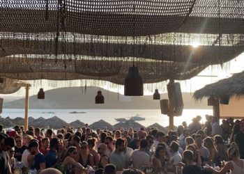 Μύκονος: 20.000 ευρώ πρόστιμο και 2 μήνες Λουκέτο σε Γνωστό beach bar