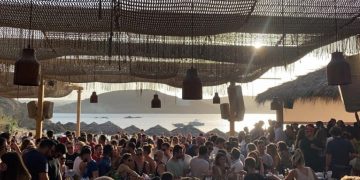 Alldaynews.gr Μύκονος: 20.000 ευρώ πρόστιμο και 2 μήνες Λουκέτο σε Γνωστό beach bar