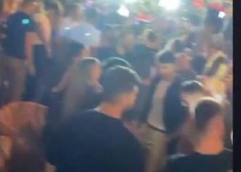 Λουκέτο δύο μηνών και πρόστιμο 20.000 € σε beach bar του Αλίμου