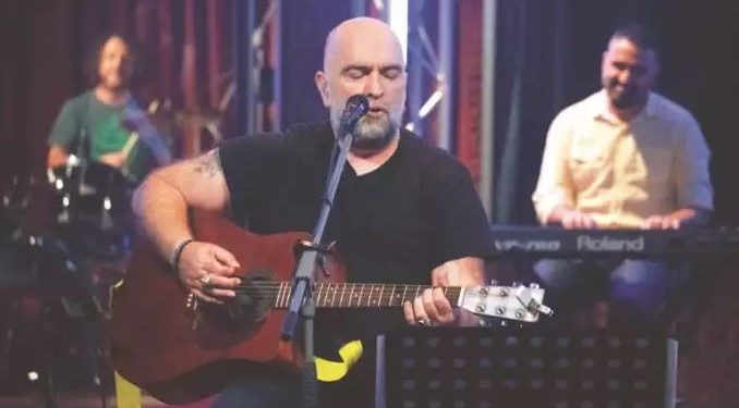 Alldaynews.gr Ο Μπάμπης Στόκας: «Κάνουμε ότι γουστάρουμε και δεν ρωτάμε κανέναν γι’ αυτό»