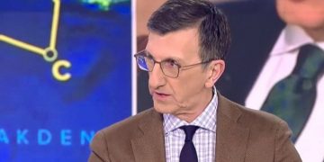 Alldaynews.gr Σουρεαλιστικές σκηνές στο ΣΚΑΪ: Έξαλλος ο Οικονόμου κατηγορεί τον Πορτοσάλτε ως «φιλοσυριζαίο