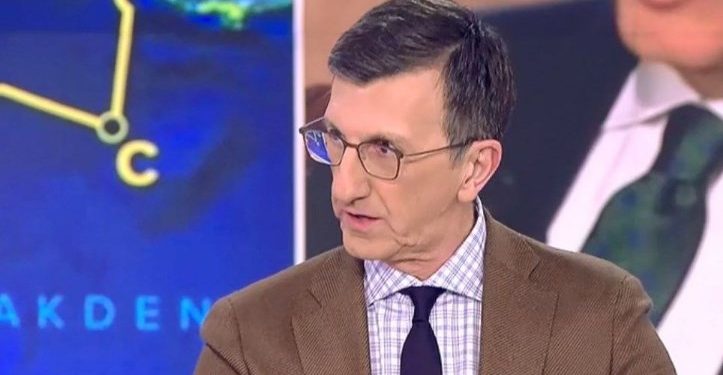 Alldaynews.gr Σουρεαλιστικές σκηνές στο ΣΚΑΪ: Έξαλλος ο Οικονόμου κατηγορεί τον Πορτοσάλτε ως «φιλοσυριζαίο