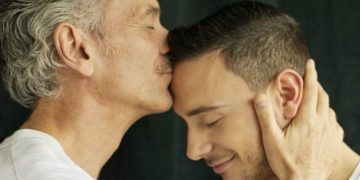 Alldaynews.gr Ο πατέρας του Στέφανου Δημουλά απαντά στον Τσιάρτα για την διαφήμιση των ΑΒ