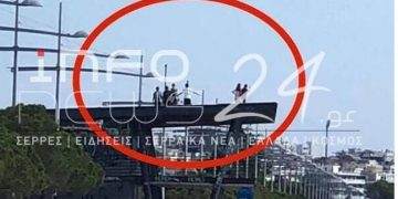 Alldaynews.gr Θεσσαλονίκη: Μικρά παιδιά παίζουν στην οροφή του αντλιοστασίου της ΕΥΑΘ