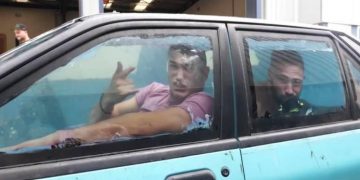 Alldaynews.gr Υoutuber ελληνικής καταγωγής έκανε “ενυδρείο” το αυτοκίνητό του και το οδηγεί (Video)