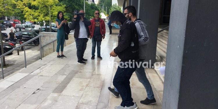 Alldaynews.gr Θεσσαλονίκη: Τεμάχισα και έκαψα την 40χρονη αλλά δεν την σκότωσα, λέει ο 38χρονος (video)