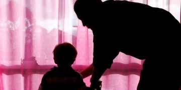 Alldaynews.gr Έδιναν παιδιά σε παιδόφιλους ανάδοχους γονείς! Το πείραμα που κατέστρεψε ζωές