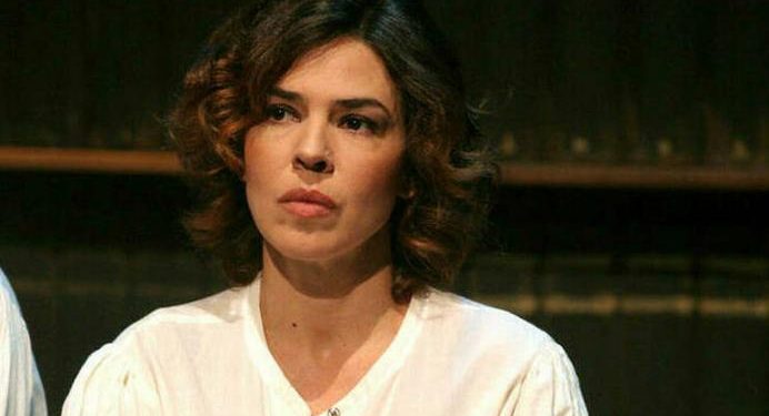 Alldaynews.gr Η σκληρή ατάκα της κόρης της για τις γυμνές φωτογραφίες της στο διαδίκτυο (Video)