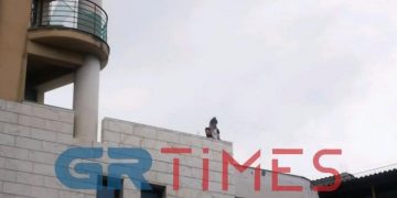 Alldaynews.gr ΠΡΙΝ ΑΠΟ ΛΙΓΟ: Έκρηξη σε εταιρεία στην Θεσσαλονίκη – Απεγκλωβίστηκε γυναίκα από την Πυροσβεστική (Video)