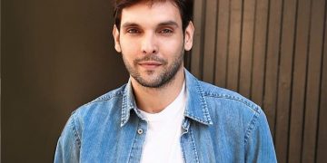 “Οι γιατροί είχαν πει στους γονείς μου πως εάν ζήσω θα μείνω φυτό” (video)