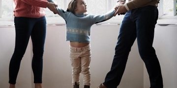 Alldaynews.gr Νέος Νόμος: Kαι με τους δύο γονείς τα παιδιά χωρισμένων ζευγαριών