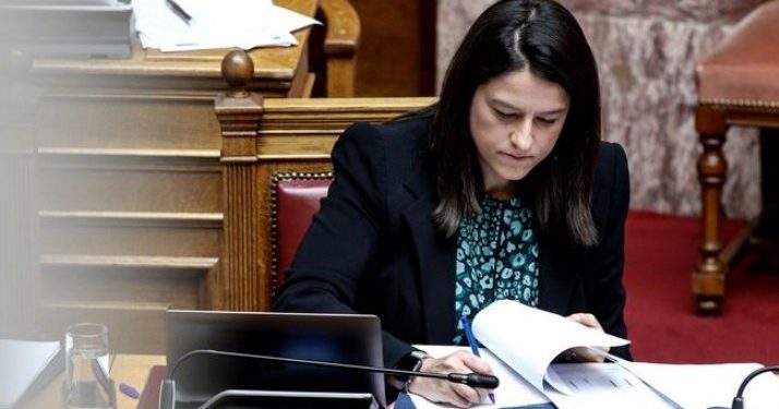 Alldaynews.gr Η Νίκη Κεραμέως παραβίασε τον νόμο που η ίδια ψήφισε