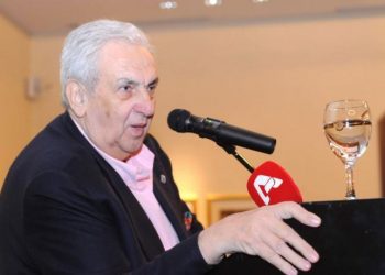 «Βόμβα»: Ο ψευτογιατρός είχε αποσπάσει 55 εκατ. από τον Δημήτρη Κοντομηνά (vids)