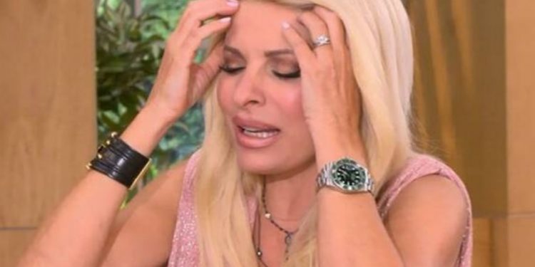 Alldaynews.gr Διαλυμένη συναισθηματικά η Μενεγάκη-Η ανησυχία των συνεργατών της