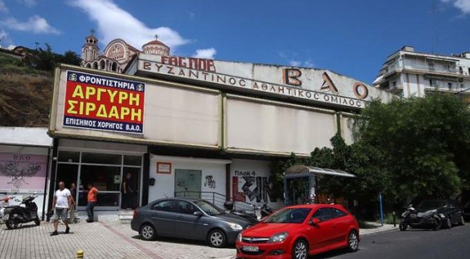 Σοκ στη Θεσσαλονίκη: Κρεμάστηκε από την μπασκέτα του γηπέδου του ΒΑΟ – Βρέθηκε σημείωμα δίπλα του