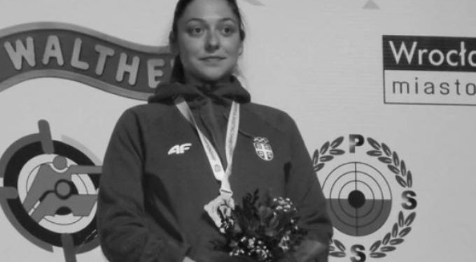 Alldaynews.gr Πέθανε στη γέννα η πρωταθλήτρια Ευρώπης! Η ανάρτηση της Κορακάκη