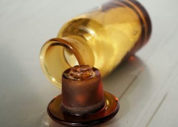 Σοκαριστική Εξομολόγιση: “Μου έριξαν βιτριόλι επειδή ήμουν με παντρεμένο! Η γυναίκα και η κουμπάρα”