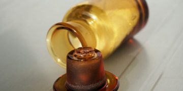 Alldaynews.gr Σοκαριστική Εξομολόγιση: “Μου έριξαν βιτριόλι επειδή ήμουν με παντρεμένο! Η γυναίκα και η κουμπάρα”