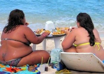 Άσχημες, χοντρές και απεριποίητες σε θάλασσες κι ακτές