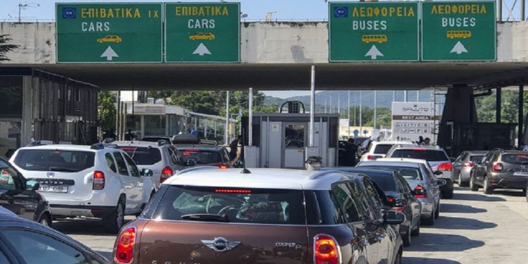Alldaynews.gr Τραγωδία για ξενοδοχεία σε Χαλκιδική και Β. Ελλάδα: Κλείνουν τα σύνορα στους Σέρβους
